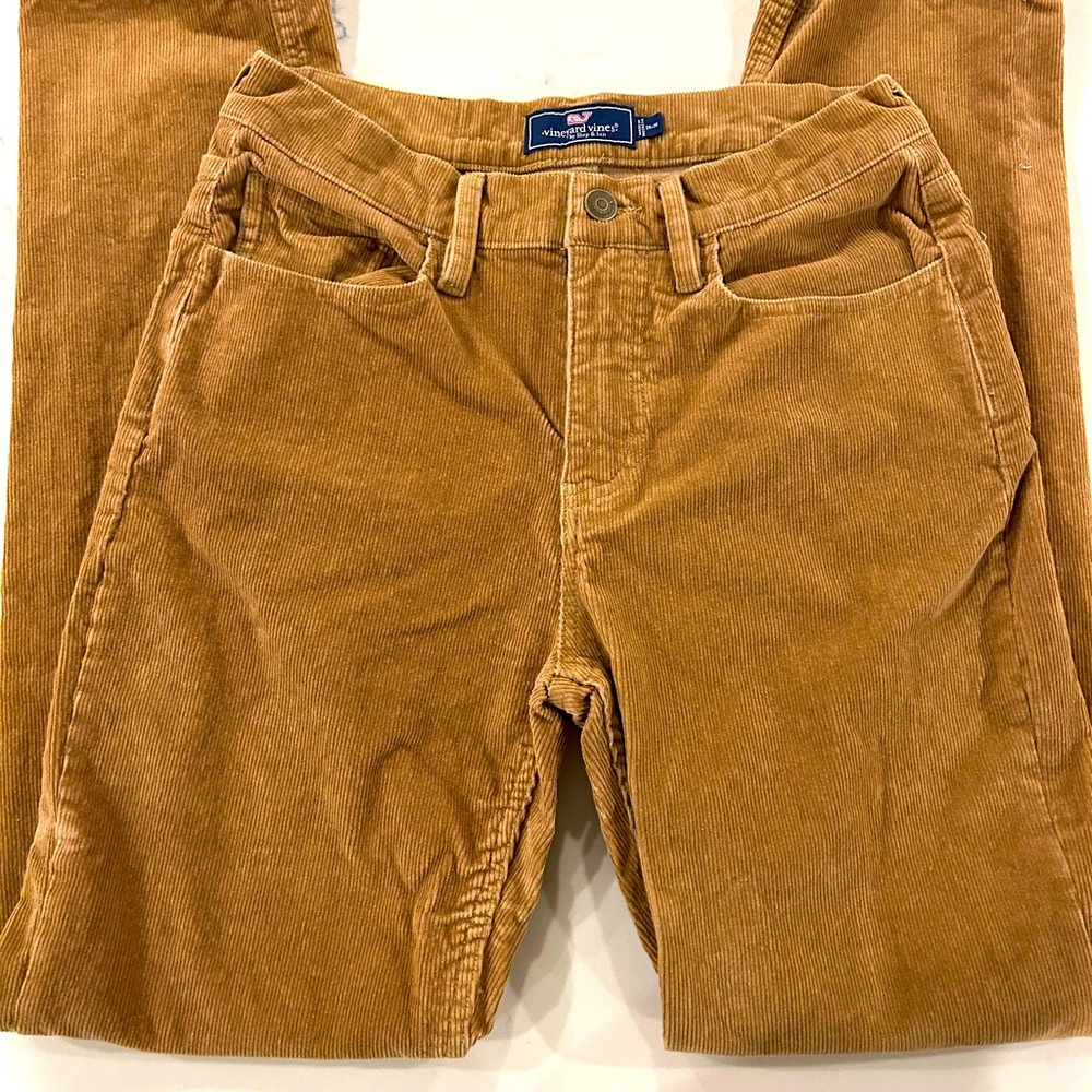 Vineyard Vines Men’s 28x30 corduroy 5-pocket pants. Excellent condition.